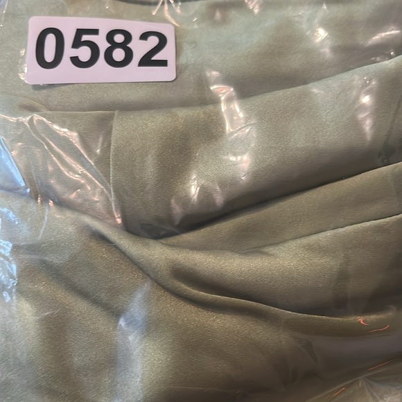 ASTR the label MARIELA green SATIN MIDI DRESS size medium - Picture 10 of 10